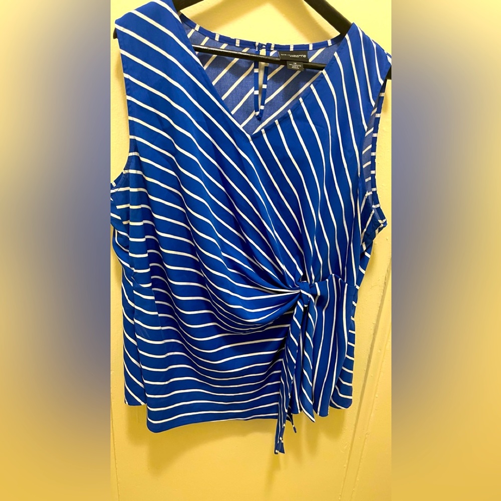 Liz Claiborne sleeveless top size XL